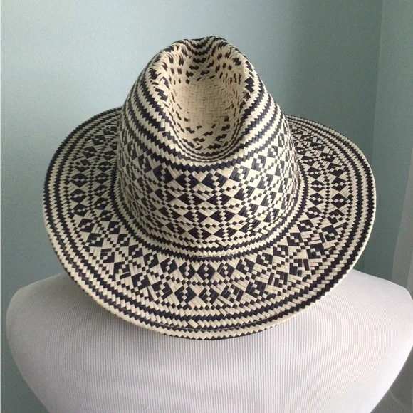 Hat - Picture 4 of 6